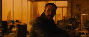 Бегущий по лезвию 2049